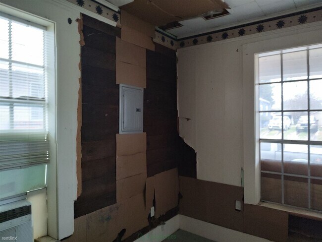 Building Photo - 3 br, 1 bath House - 732 Thomas Street