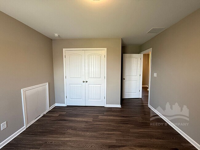 Building Photo - 9675 Bloomington Circle S