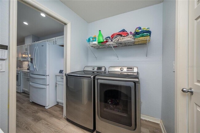 Building Photo - 501 Interlock St