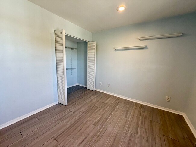 Building Photo - 2 bedroom 2 bathroom Condo in South Tampa!!