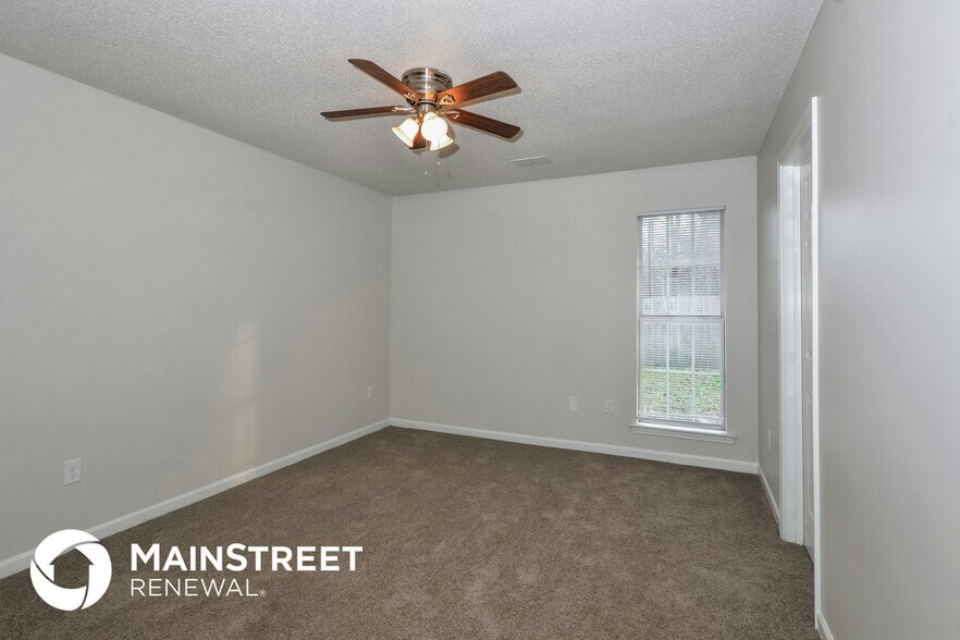 Building Photo - 4495 Andover Ln