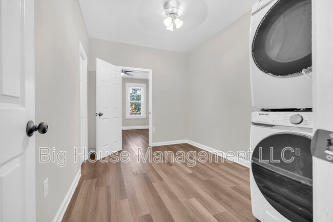 Building Photo - 333 S Lehigh St