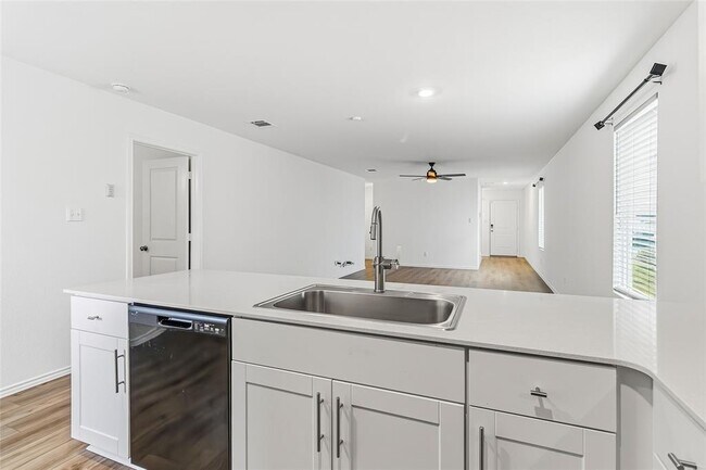 Building Photo - 162 Agate Clf Dr