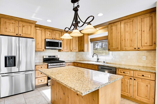 Building Photo - 31340 Brookline Rd