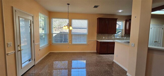Building Photo - 9540 Aire Libre Dr