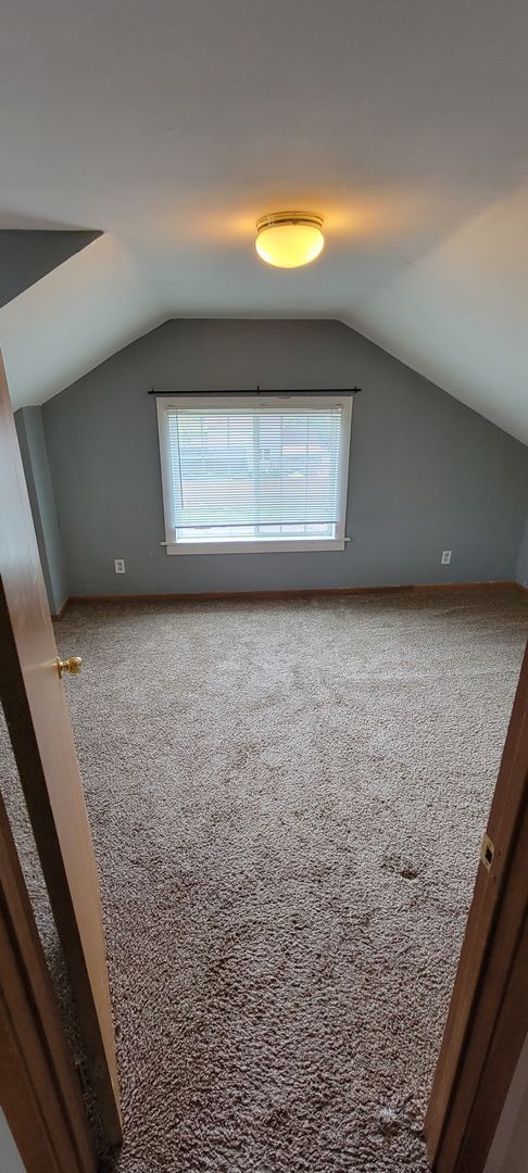 Building Photo - AVAILABLE JUNE 2025 - 4 Bed, 1 Bath, Near ...