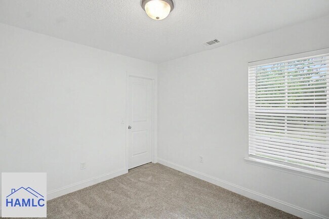 Building Photo - 40 Rimes Ave SE
