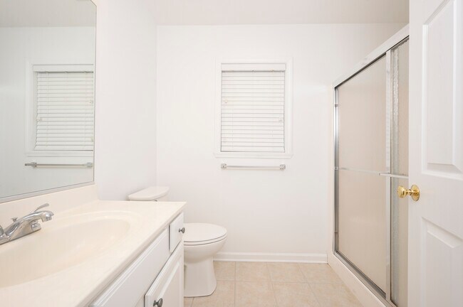 Building Photo - 3939 Creekside Ct