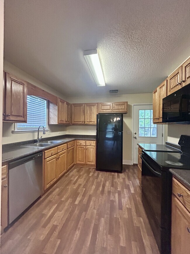 Building Photo - 7 Cromartie Dr
