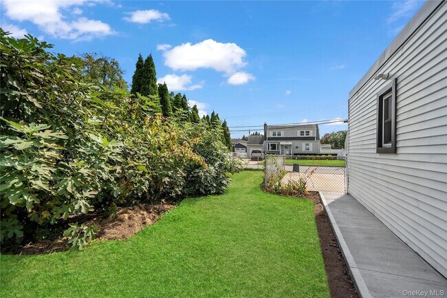 Building Photo - 1 Center Ct