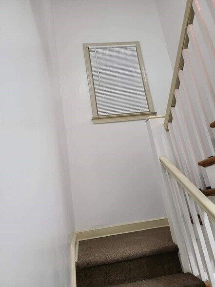 Main hallway - 6325 Gardenia St