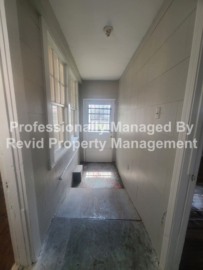 Building Photo - 791 Maury St