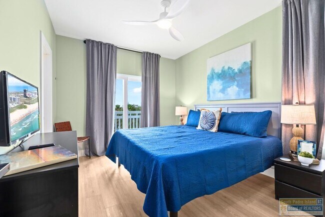 Building Photo - 111 W Sunny Isle Dr