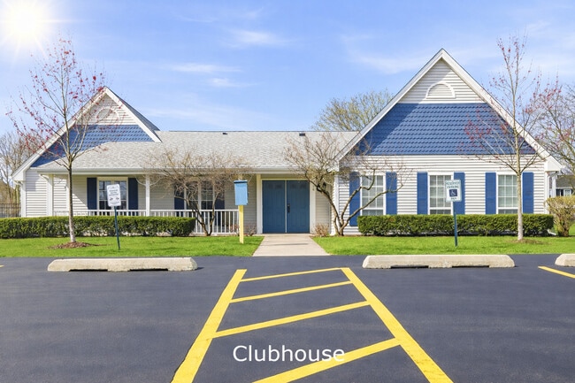 Building Photo - 1941 Quaker Hollow Ln