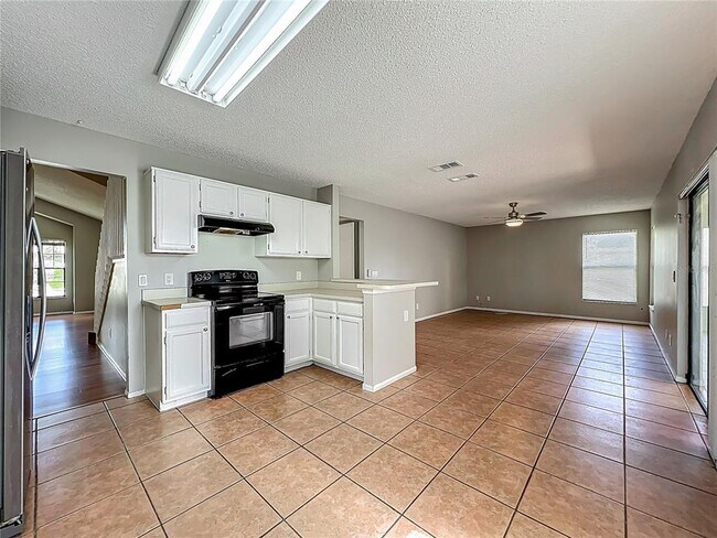 Building Photo - 3405 Spotted Fawn Dr