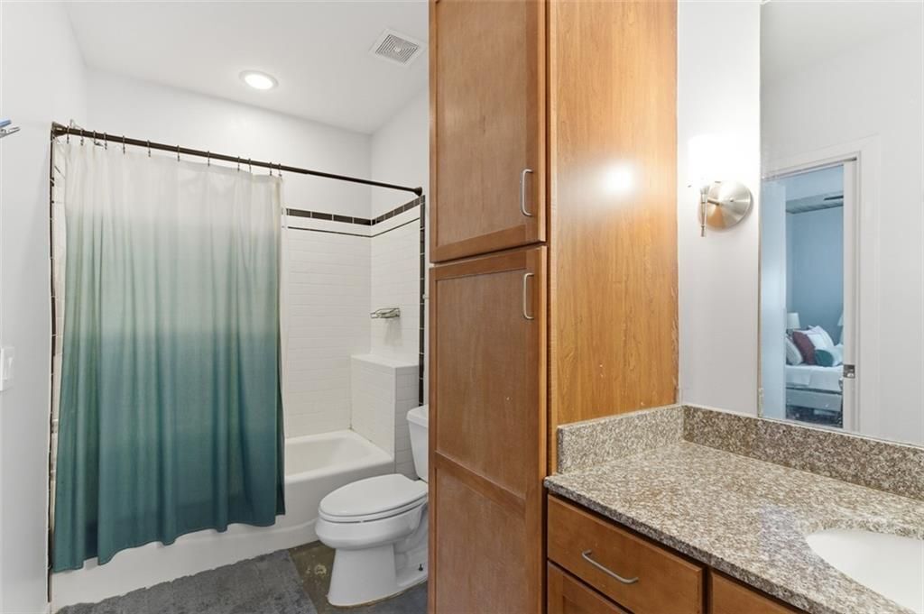 Building Photo - 620 Glen Iris Dr NE