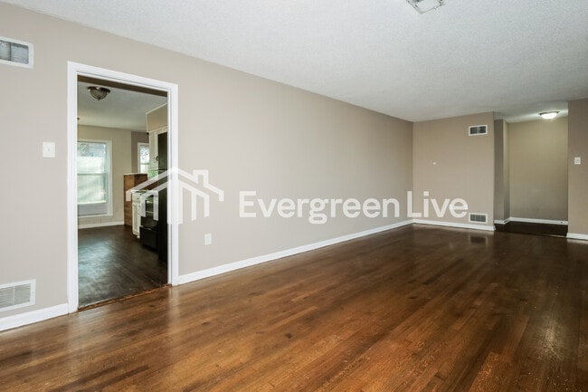 Building Photo - 5405 Cottonwood Rd