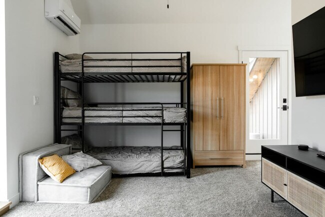 Building Photo - 2387 2500 S