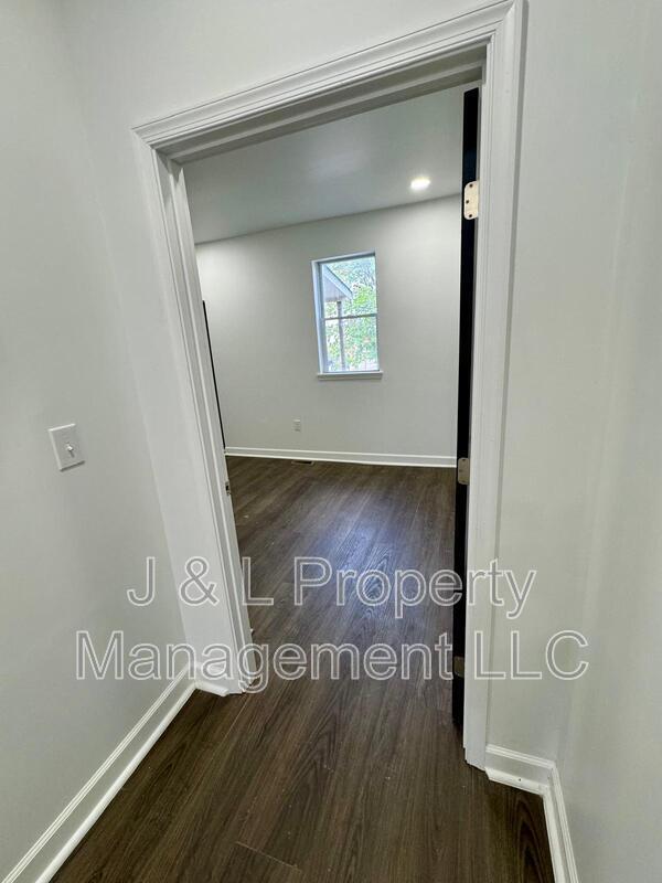 Building Photo - 1602 Cypress St