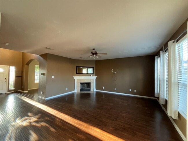 Building Photo - 4427 Meadowside Ln
