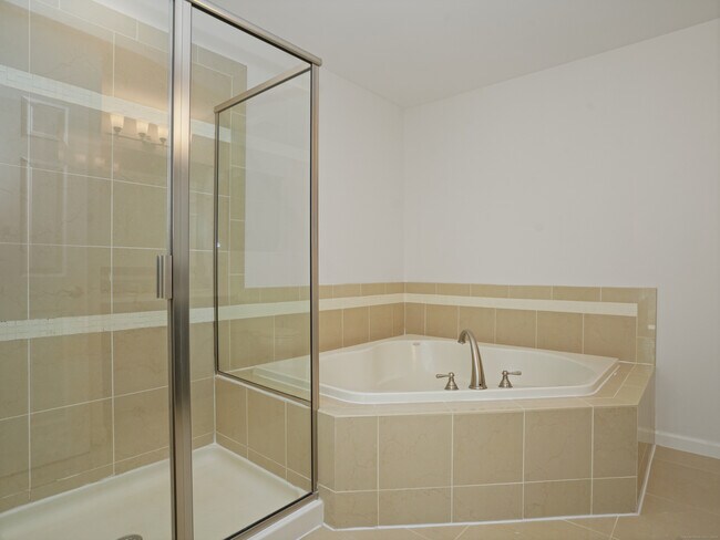 Building Photo - 16 Warrington Round