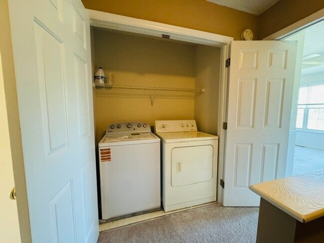 Building Photo - 2027 Turtle Point Dr
