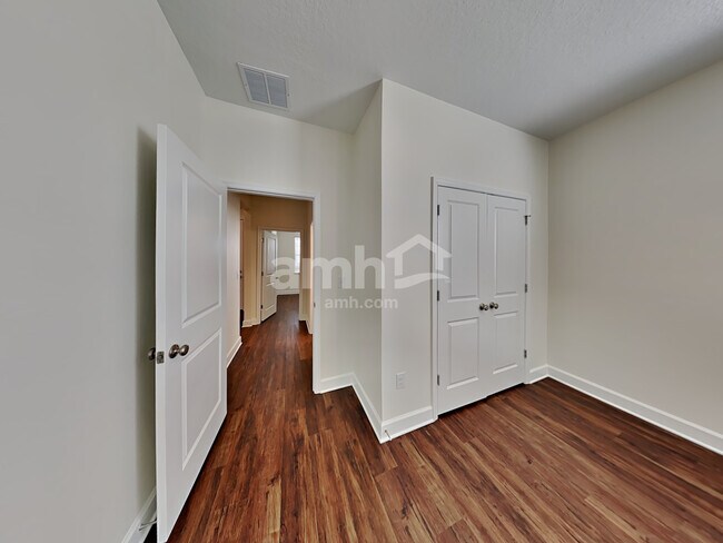 Building Photo - 1135 Walden Pond Dr