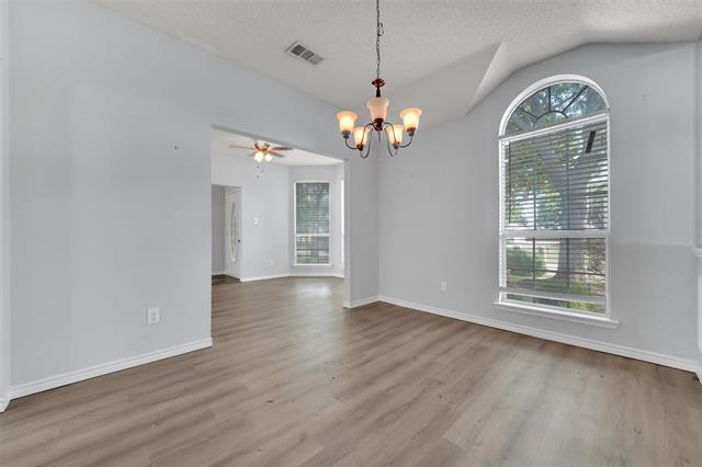 Building Photo - 421 Parkshire Dr