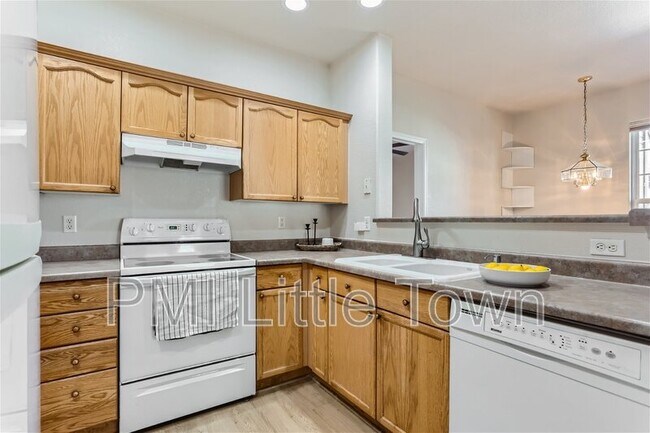 Building Photo - 4045 S Crystal Cir