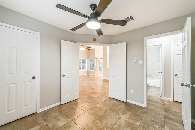 Building Photo - 18515 Meadows Way Dr