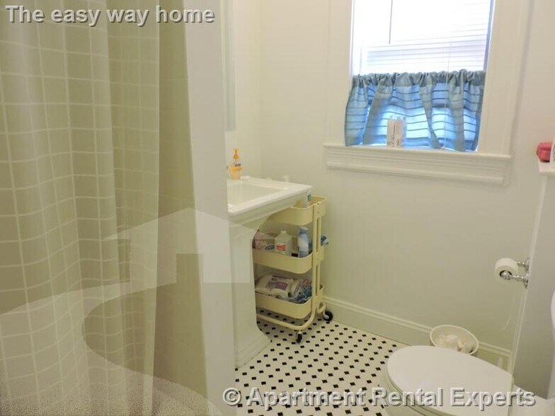 Building Photo - 84 Prescott St