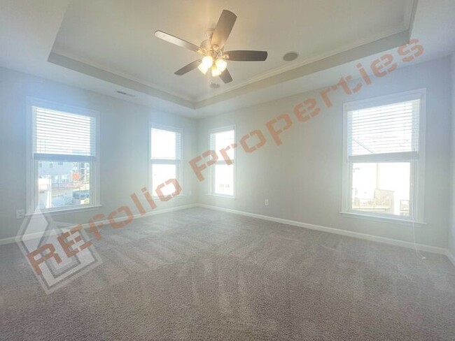 Building Photo - Beautiful End Unit 3 Story 4 bedroom, 3.5 ...