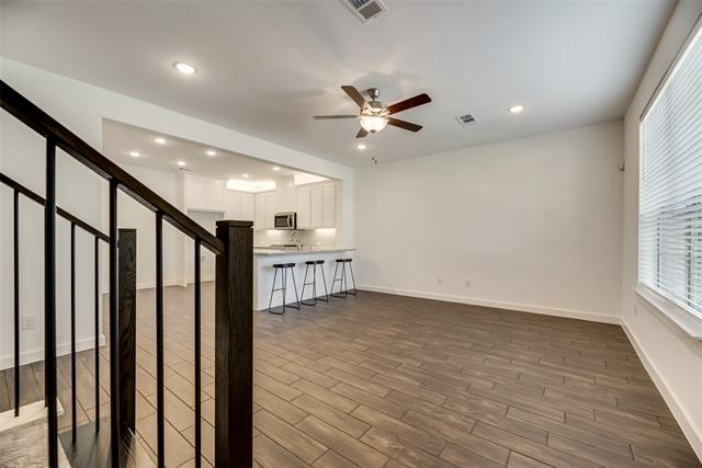 Building Photo - 208 Venice Ave