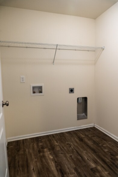 Building Photo - 2026 Jessica Dr