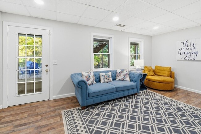 Building Photo - Furnished Home on KY Lake