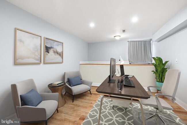 Building Photo - 2339 Catharine St