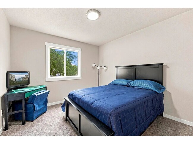 Building Photo - 2431 Sunstone Dr
