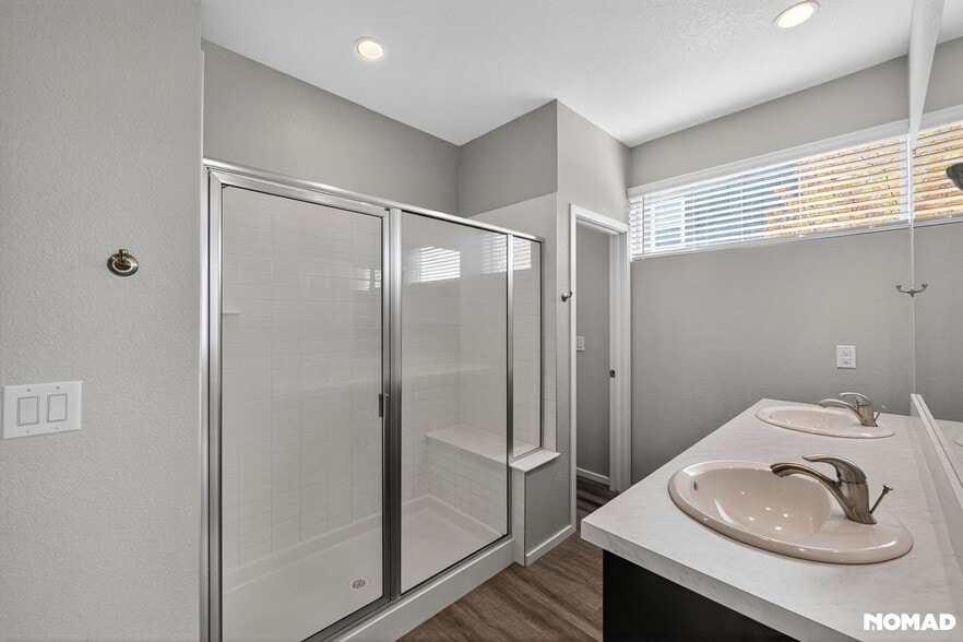 Building Photo - 4672 Clear Creek Dr