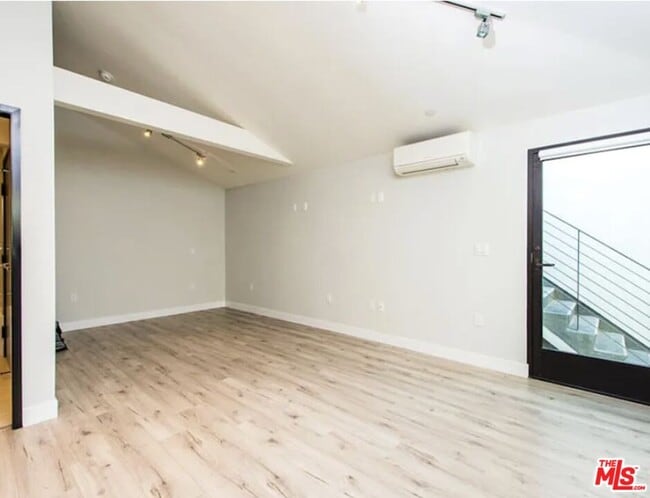 Building Photo - 483 Washington Blvd