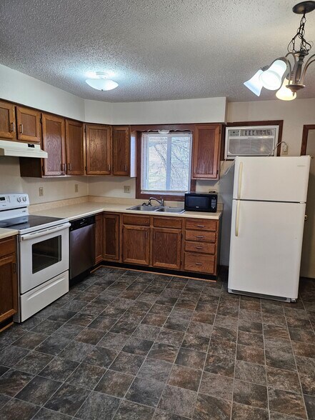 Building Photo - 1006 Emerald Ct