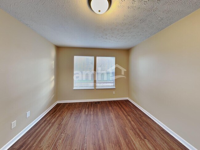 Building Photo - 1777 Woodstock Dr