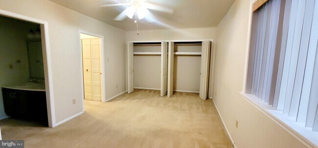 Building Photo - 15 Twin Brooks Dr