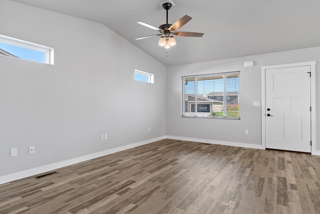 Building Photo - 405 Nighthawk Dr