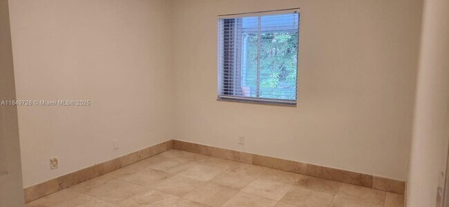 Building Photo - 10850 SW 153rd Ct