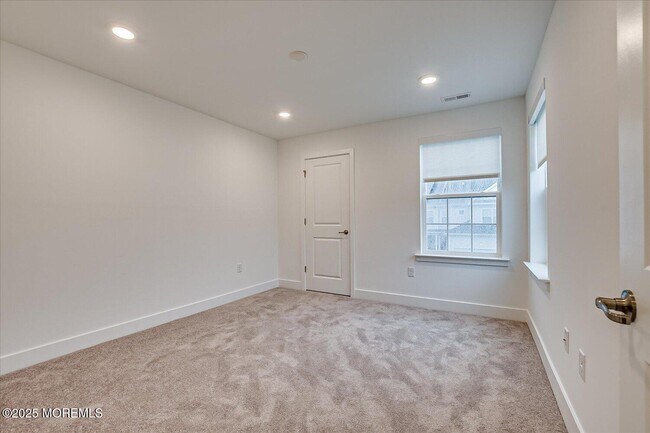 Building Photo - 2206 Pilot St