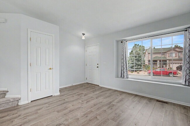 Building Photo - 6991 Prairie Wind Dr