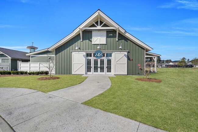Building Photo - Beautiful custom home in Hampton Lake!