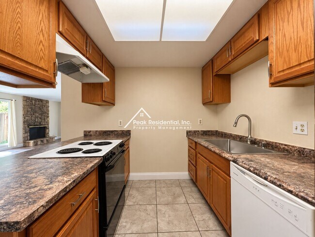 Building Photo - 8330 Crossoak Way
