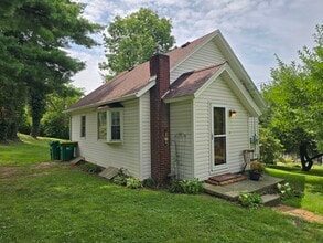 Building Photo - 106 Lowry St