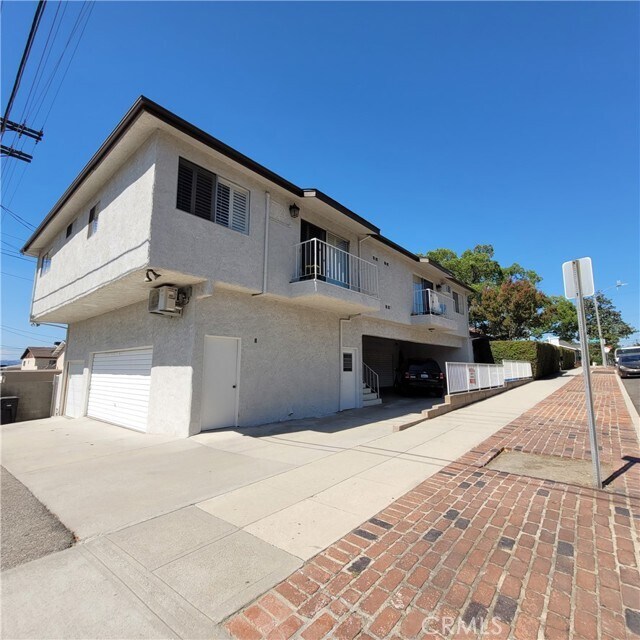 Building Photo - 303 S Kenneth Rd